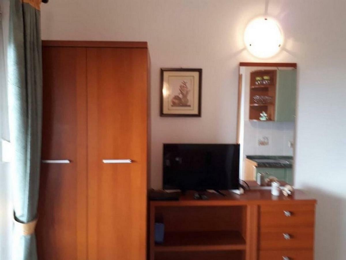 Apartments Boras Selce Exterior photo